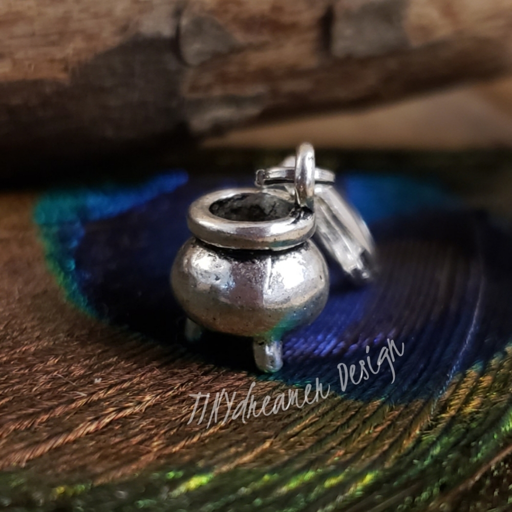 Silver Cauldron Charm for Wiccan Witch Bracelet Halloween Zipper Occult Bag Clip